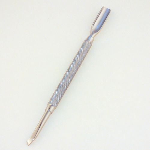 Cuticle Scalar-Scraper, serrated grip